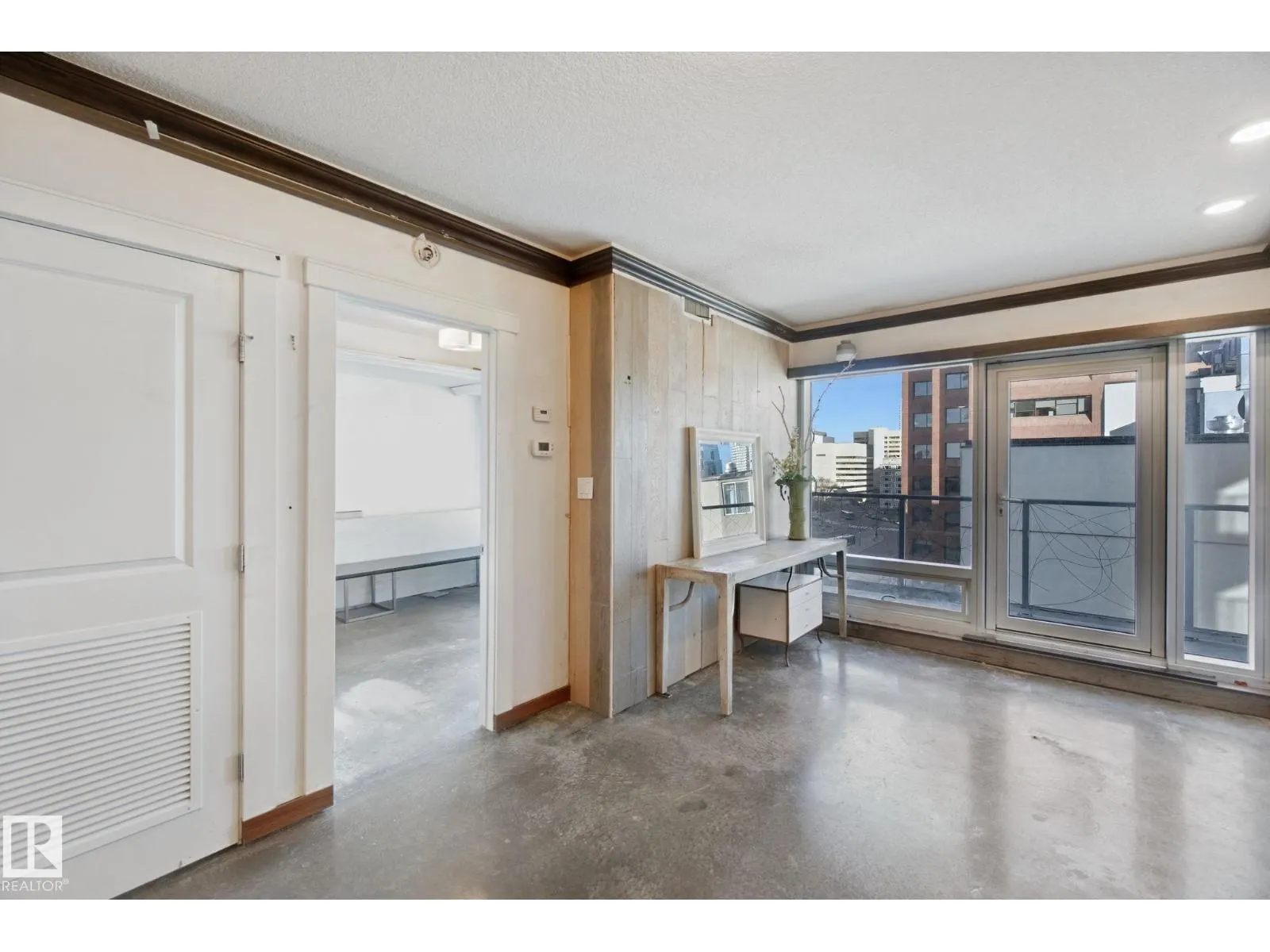 #1502 9720 106 ST NW