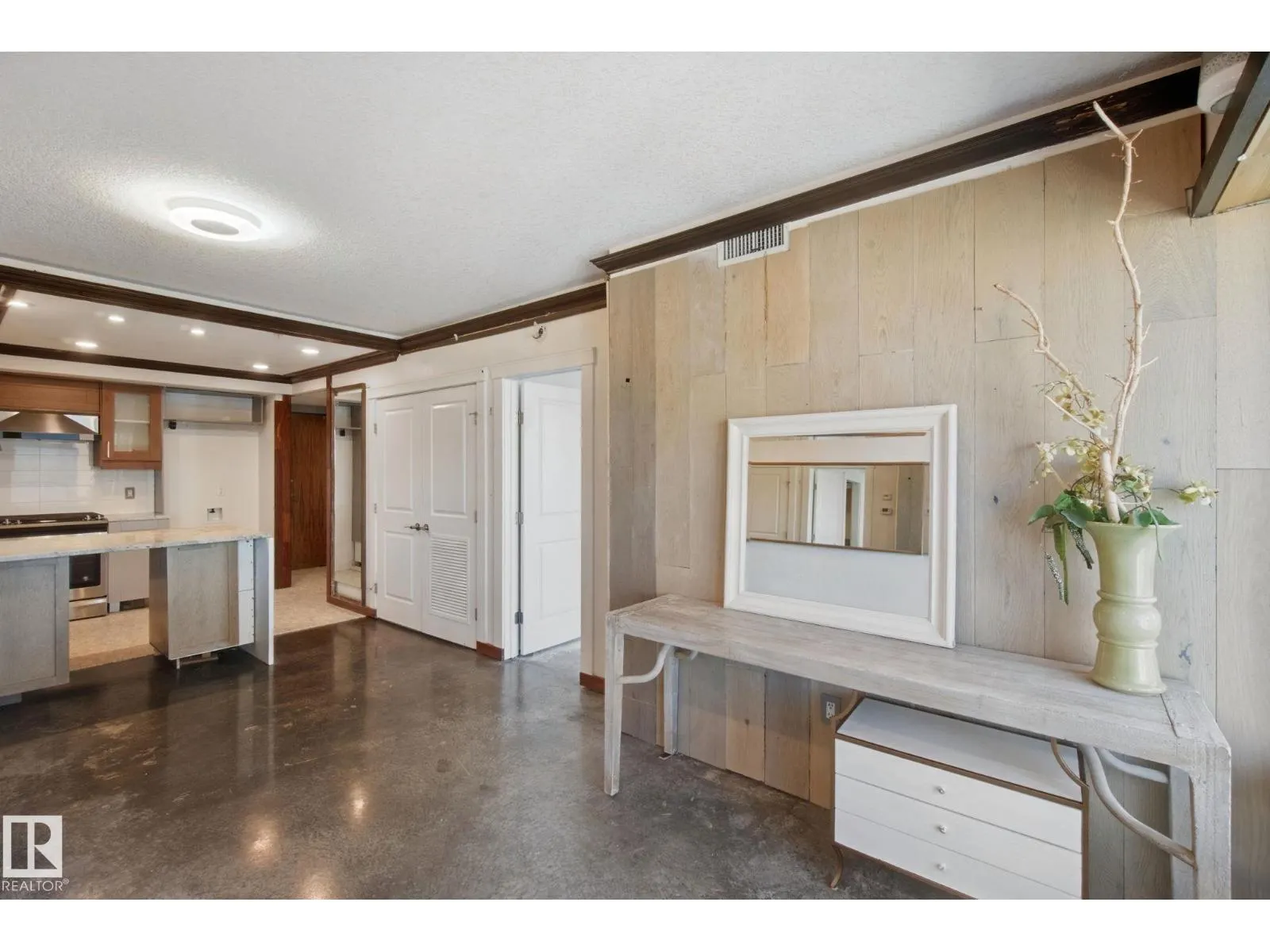 #1502 9720 106 ST NW