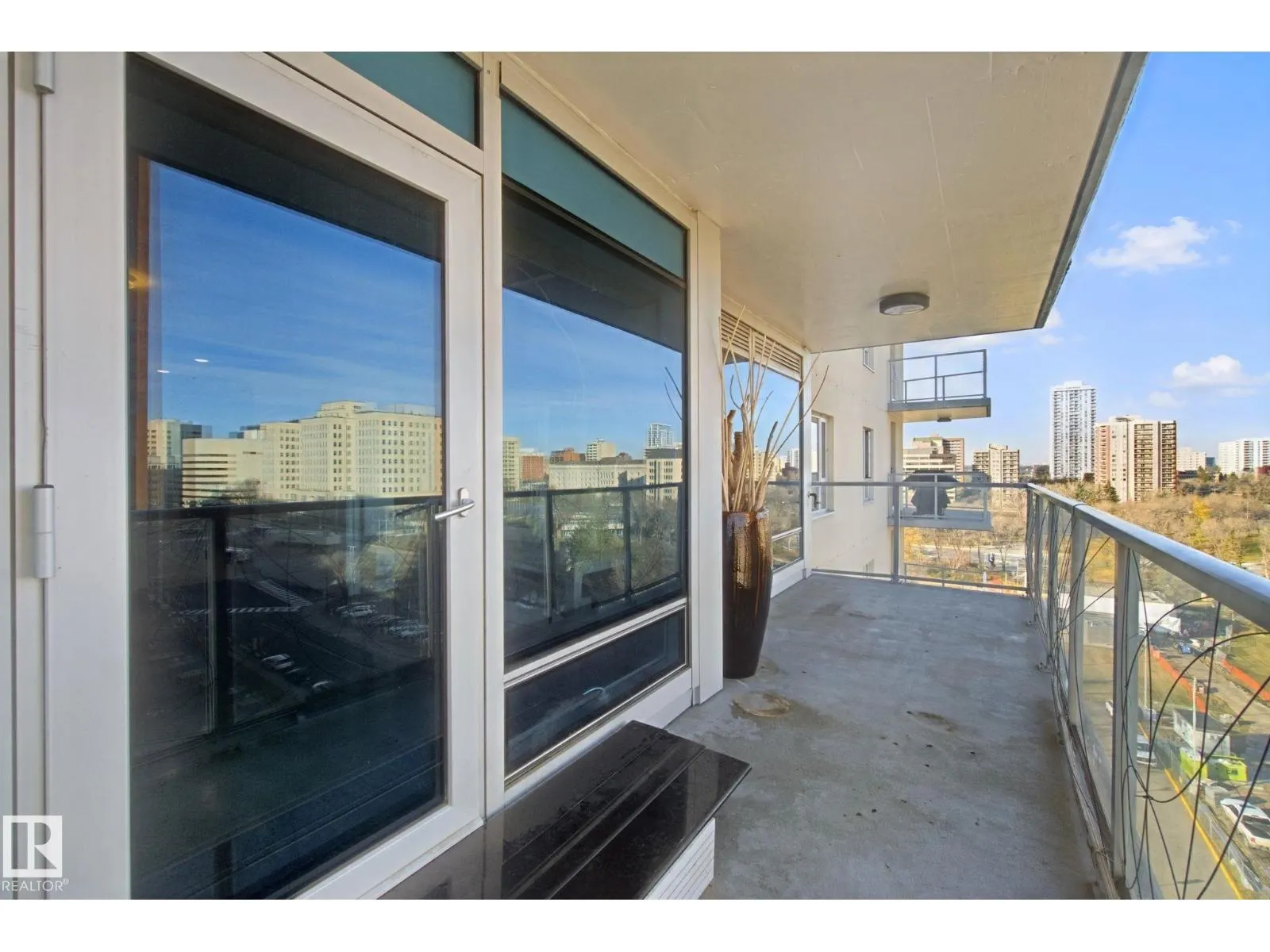 #1502 9720 106 ST NW