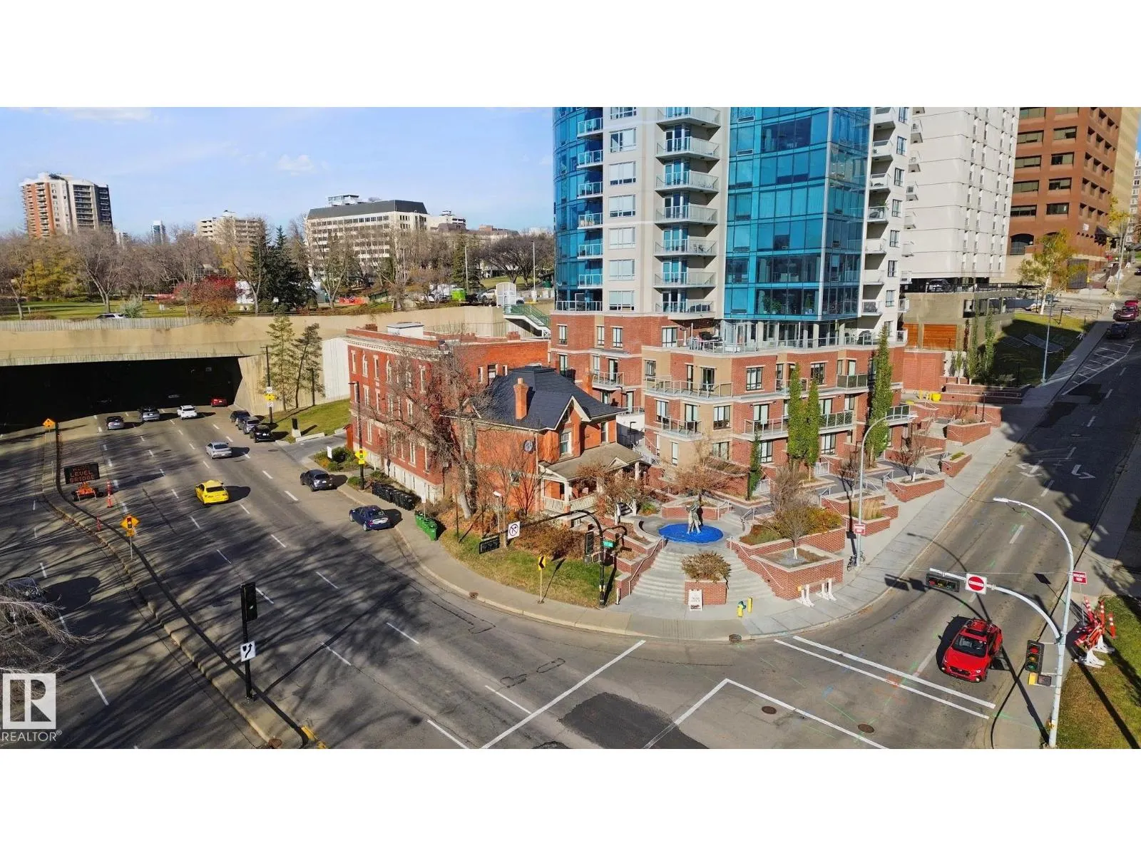 #1502 9720 106 ST NW