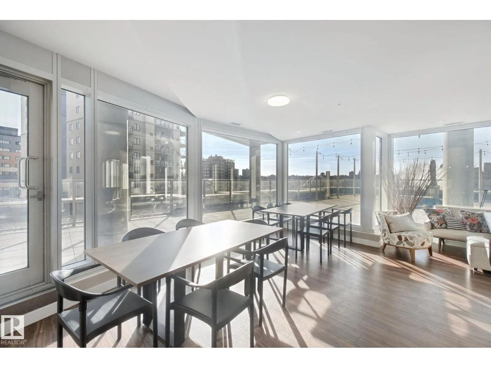 #1502 9720 106 ST NW