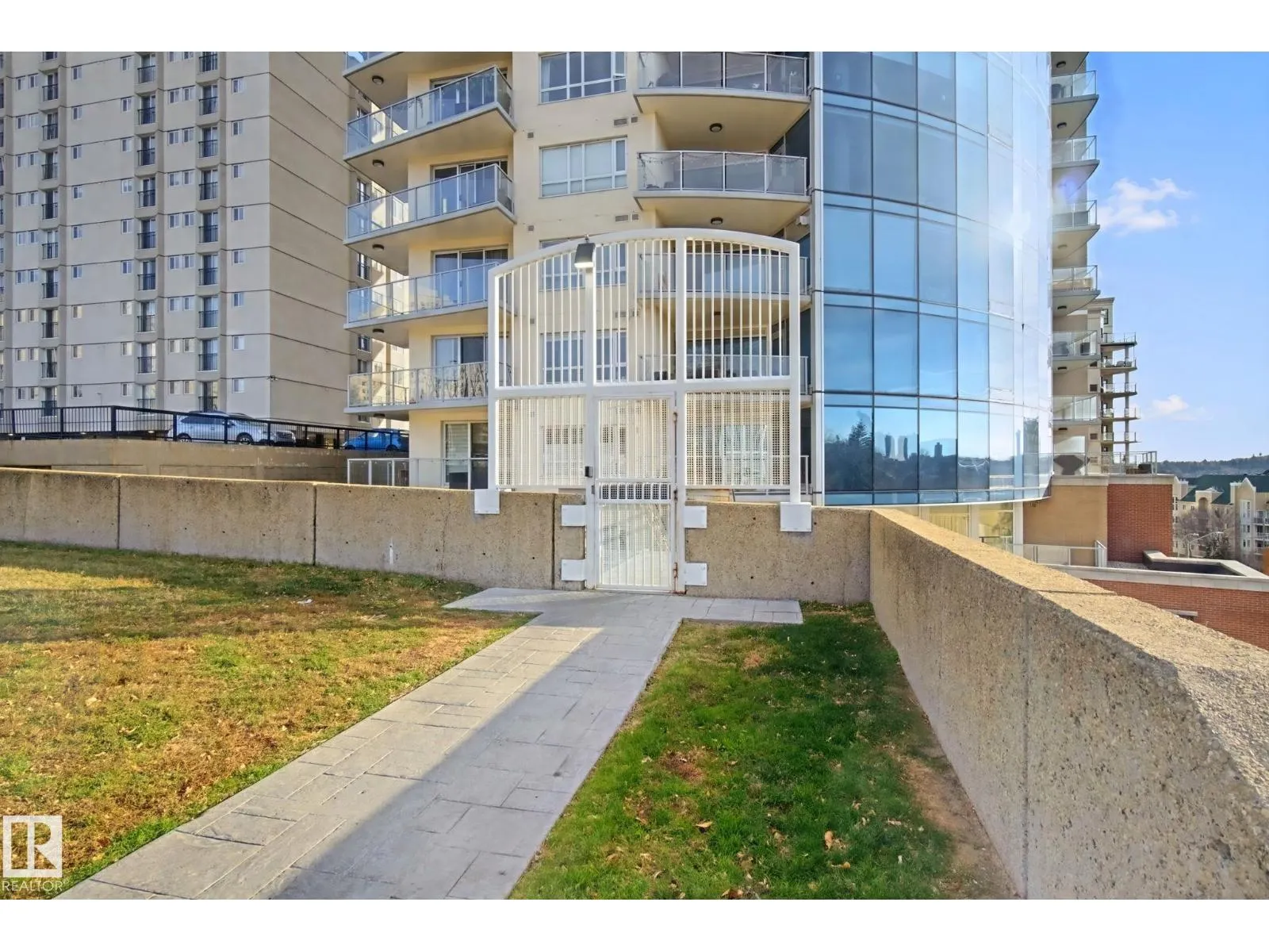 #1502 9720 106 ST NW