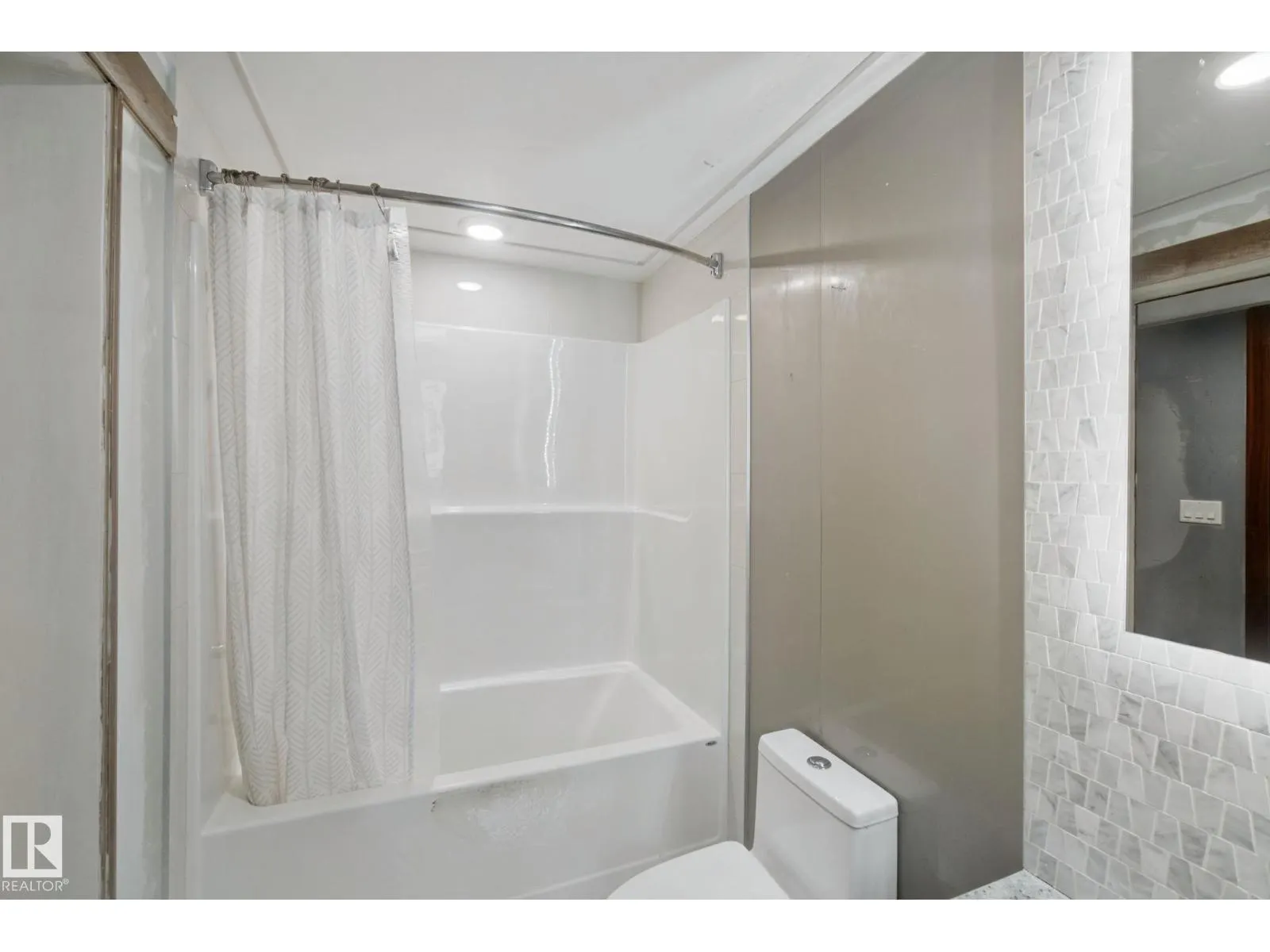 #1502 9720 106 ST NW