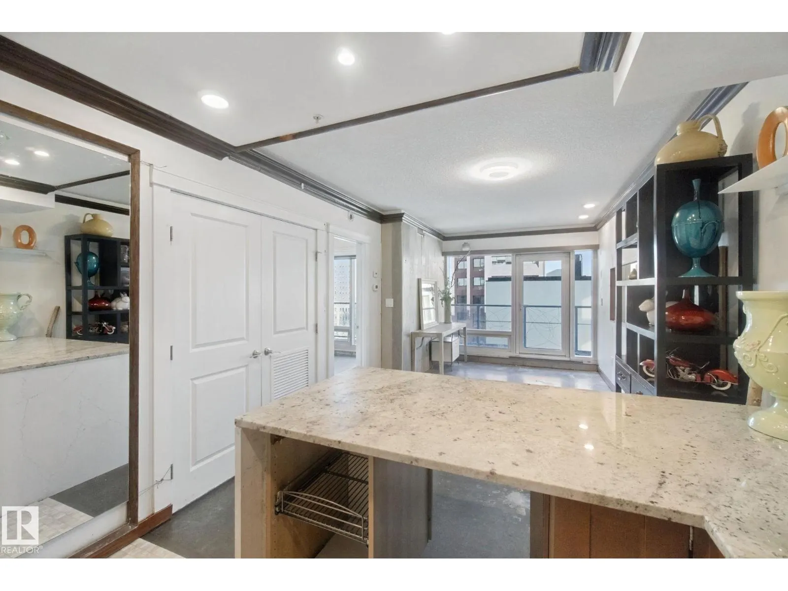 #1502 9720 106 ST NW