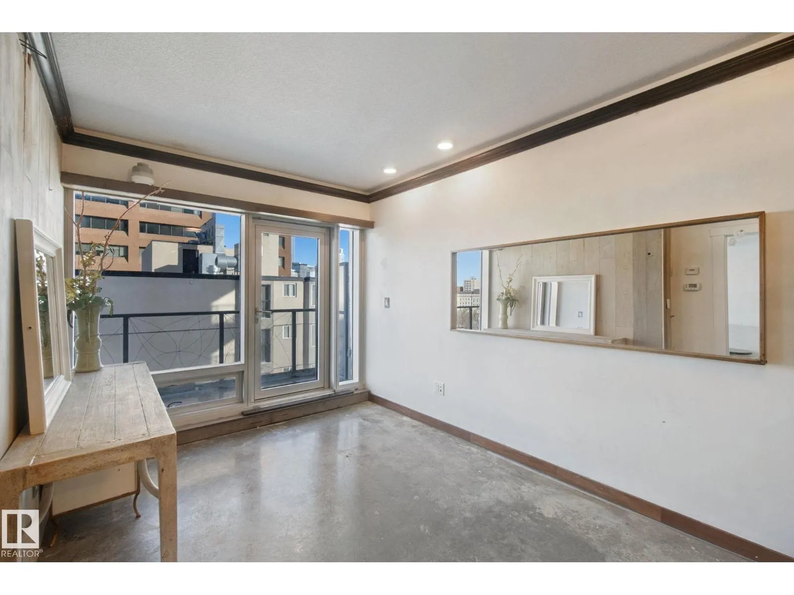 #1502 9720 106 ST NW