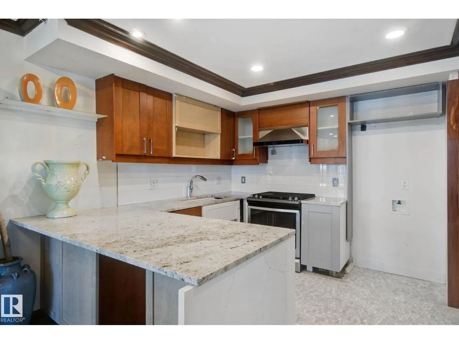 #1502 9720 106 ST NW