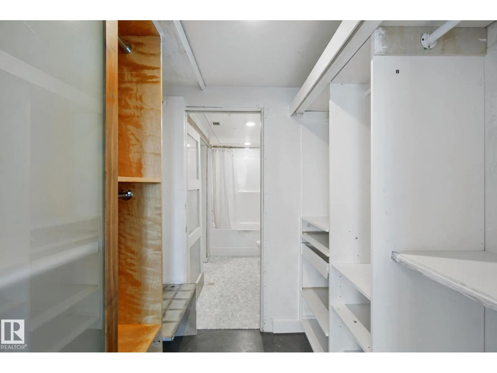 #1502 9720 106 ST NW