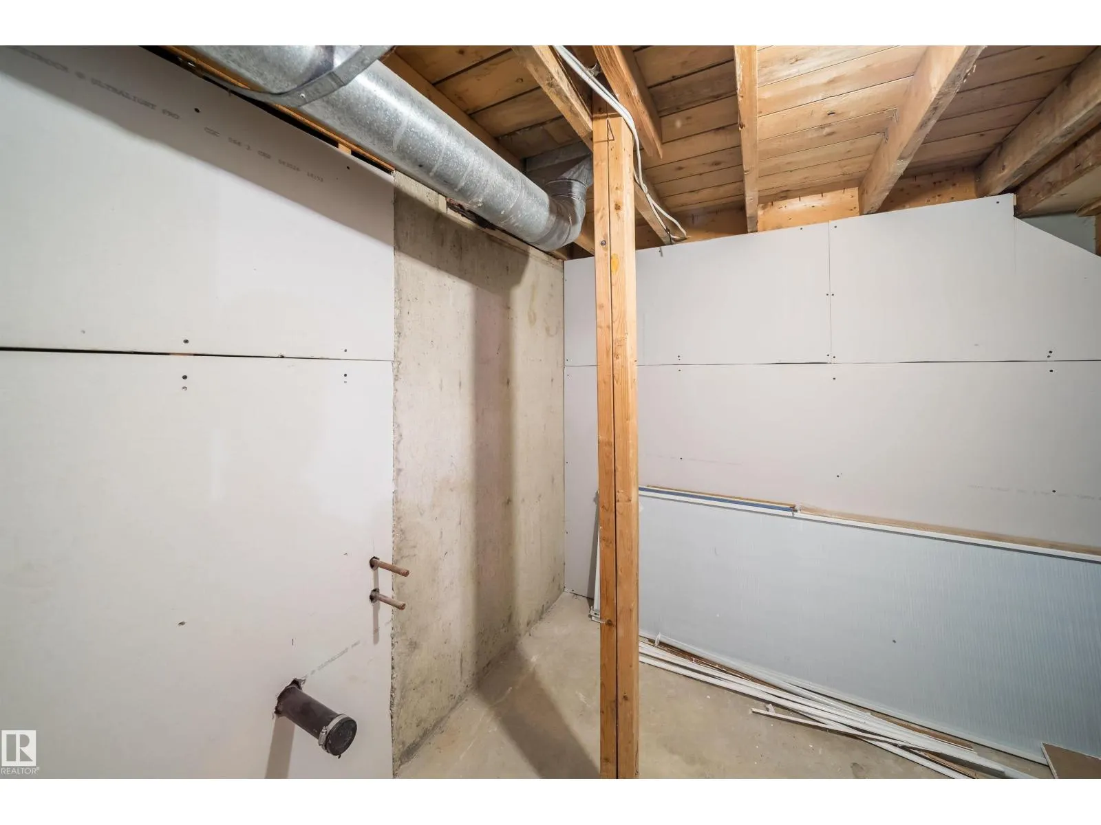 7807 144 AV NW