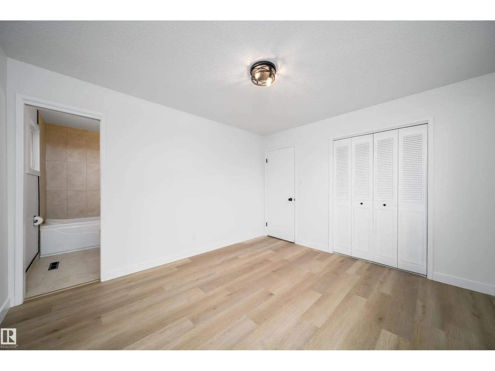7807 144 AV NW