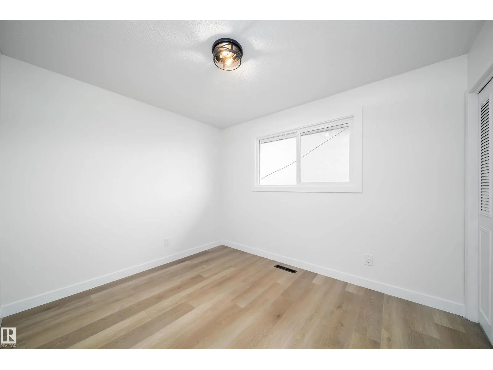 7807 144 AV NW