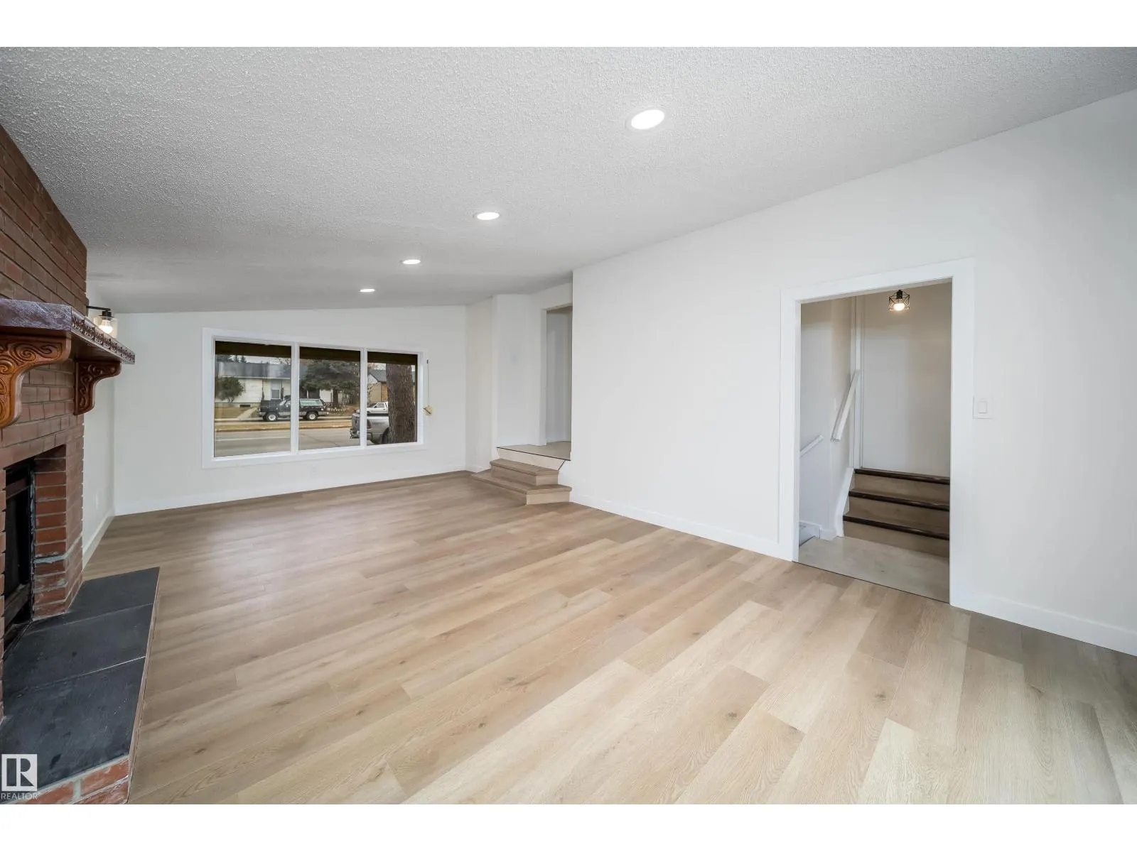 7807 144 AV NW