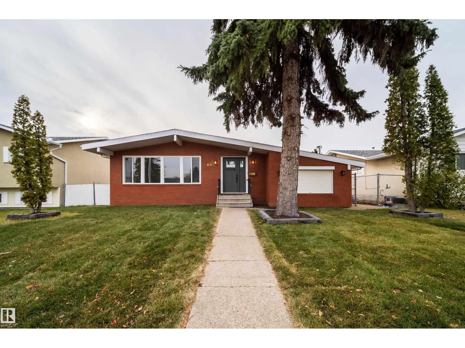 7807 144 AV NW