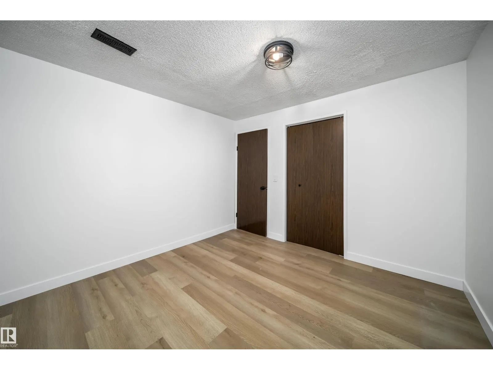 7807 144 AV NW