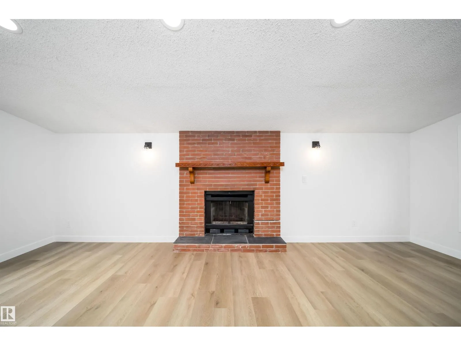 7807 144 AV NW