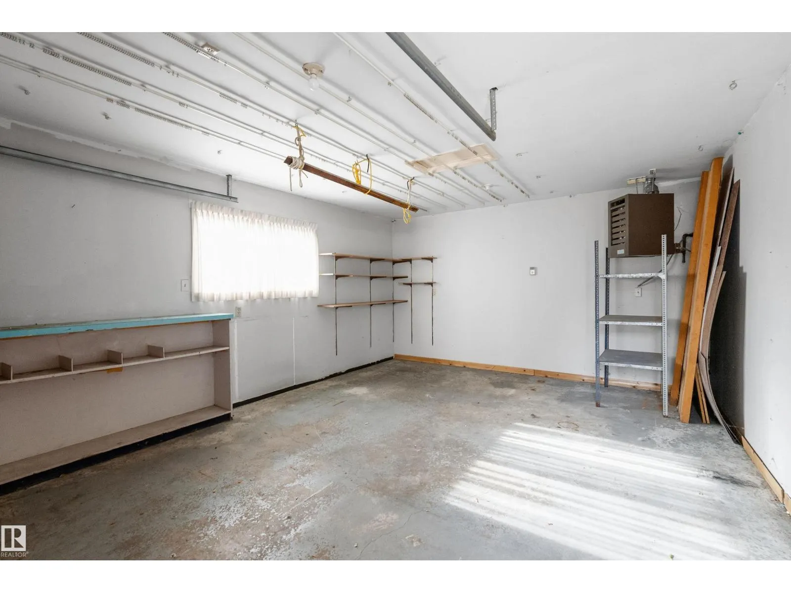 16132 98 ST NW