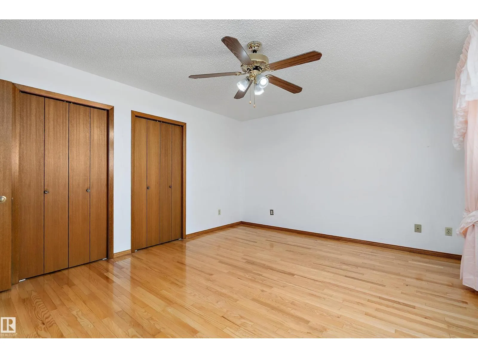 16132 98 ST NW