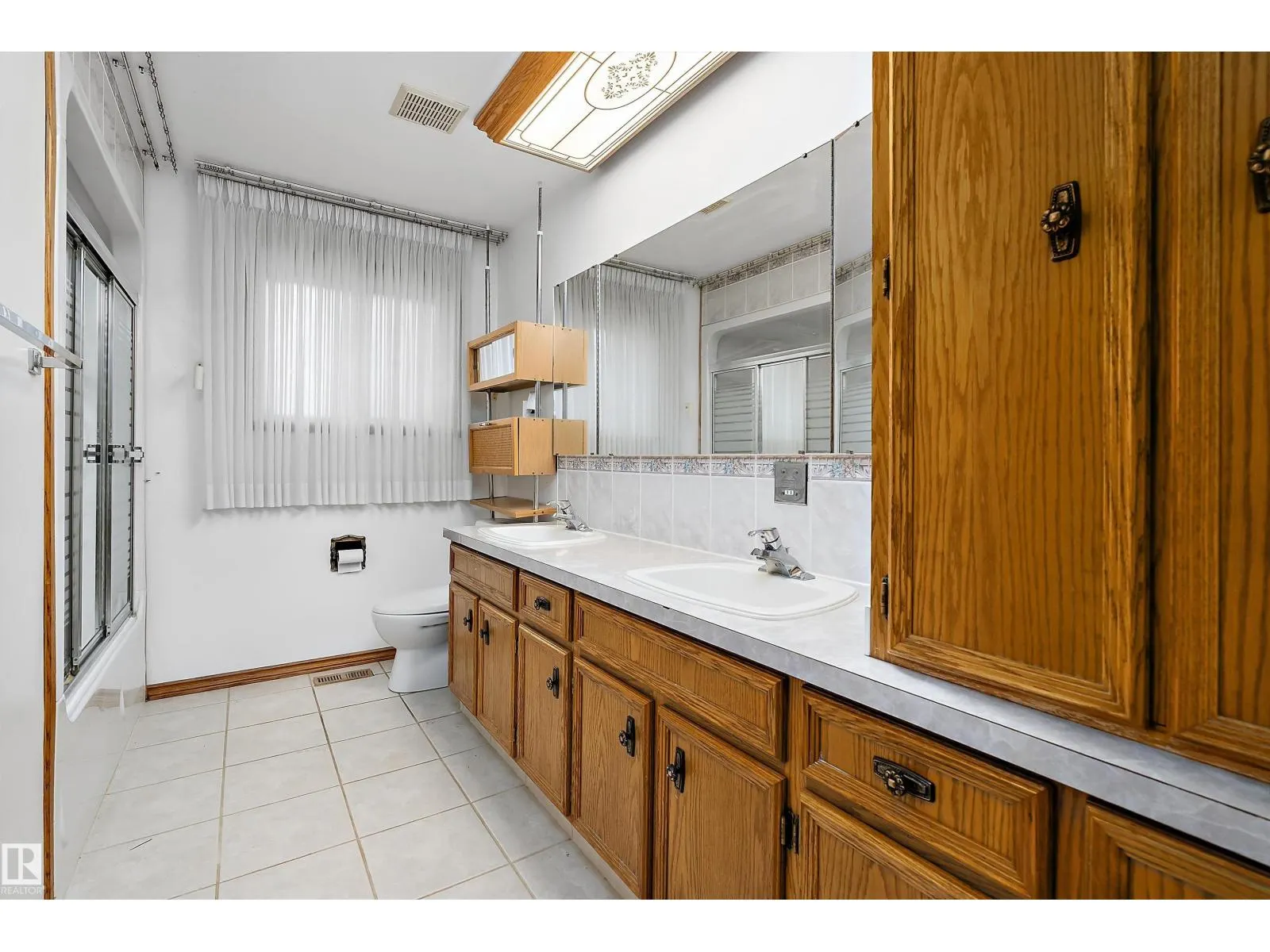 16132 98 ST NW
