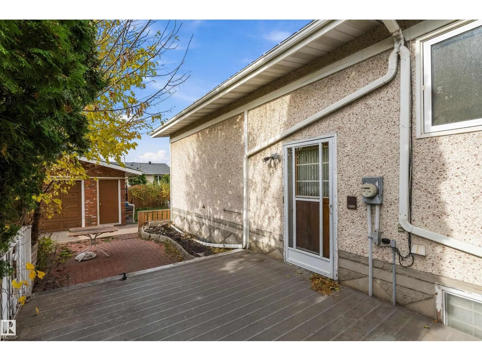 16132 98 ST NW