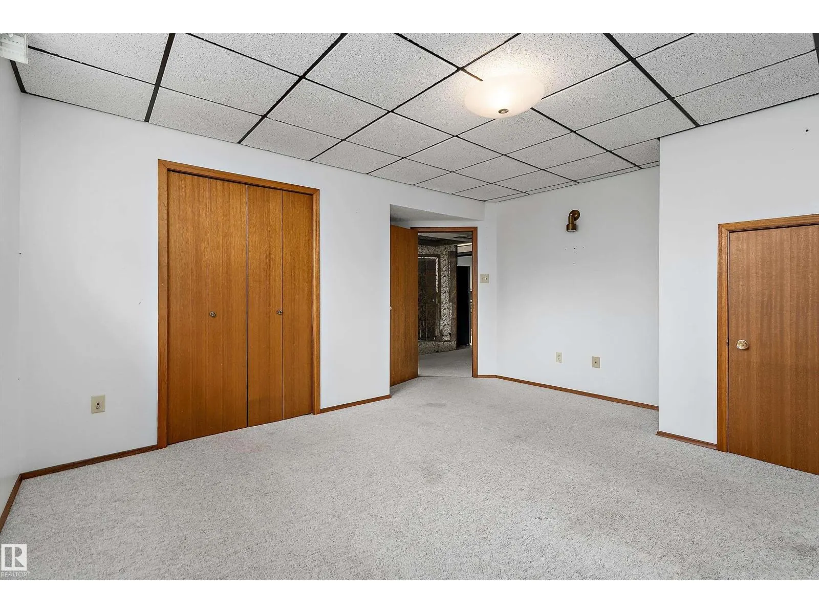 16132 98 ST NW