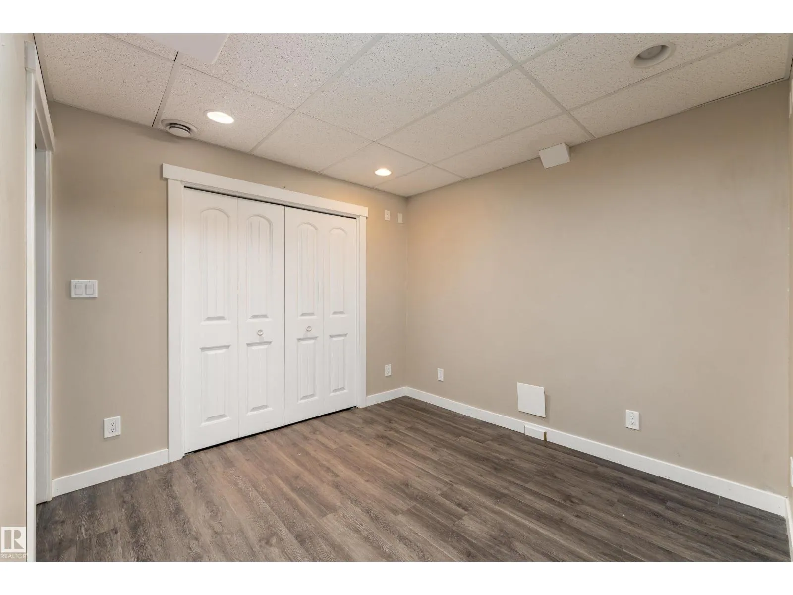 2914 18A AV NW