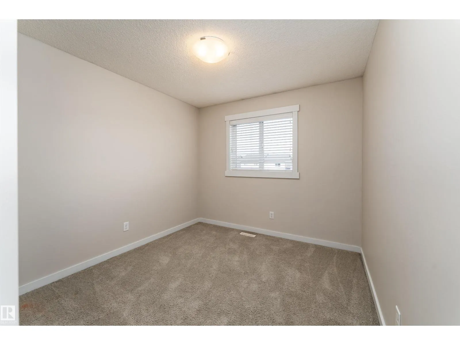 2914 18A AV NW