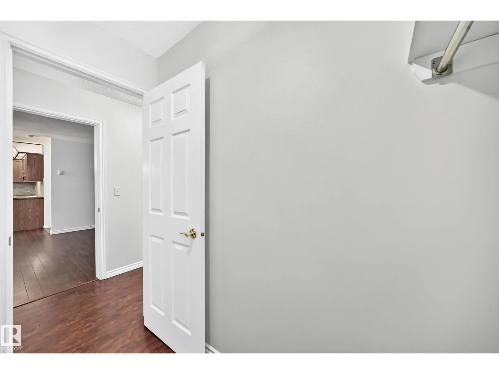 #109 10945 21 AV NW