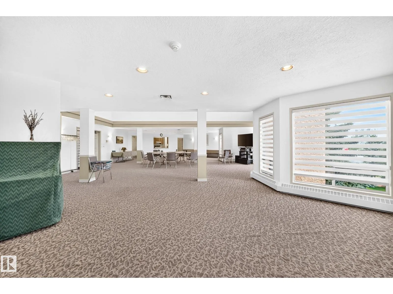 #109 10945 21 AV NW