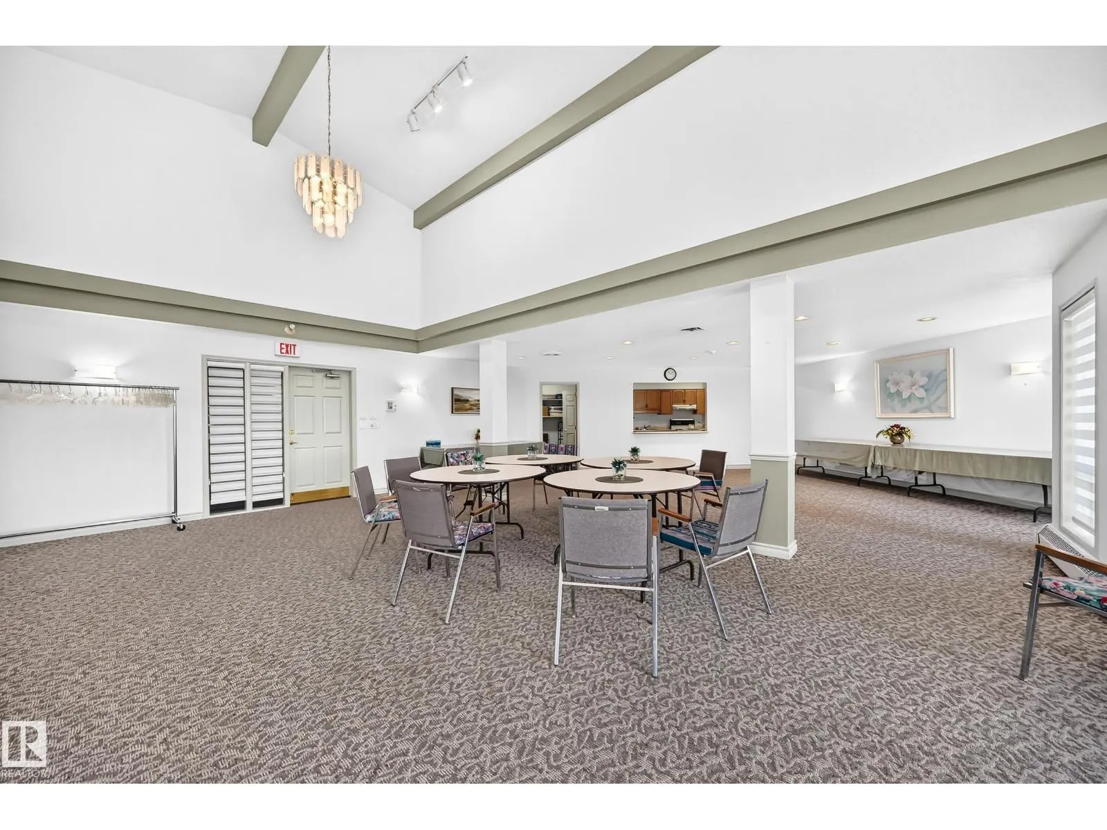 #109 10945 21 AV NW
