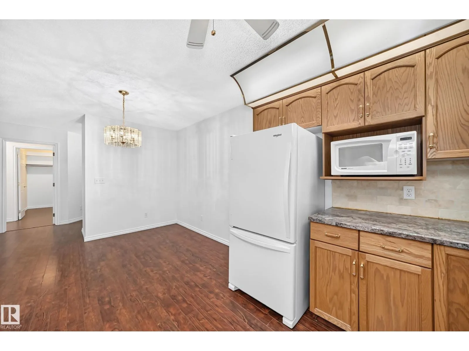 #109 10945 21 AV NW