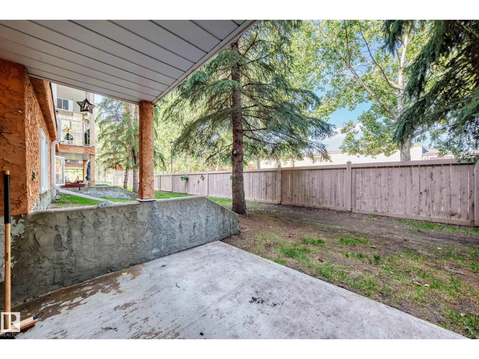 #109 10945 21 AV NW