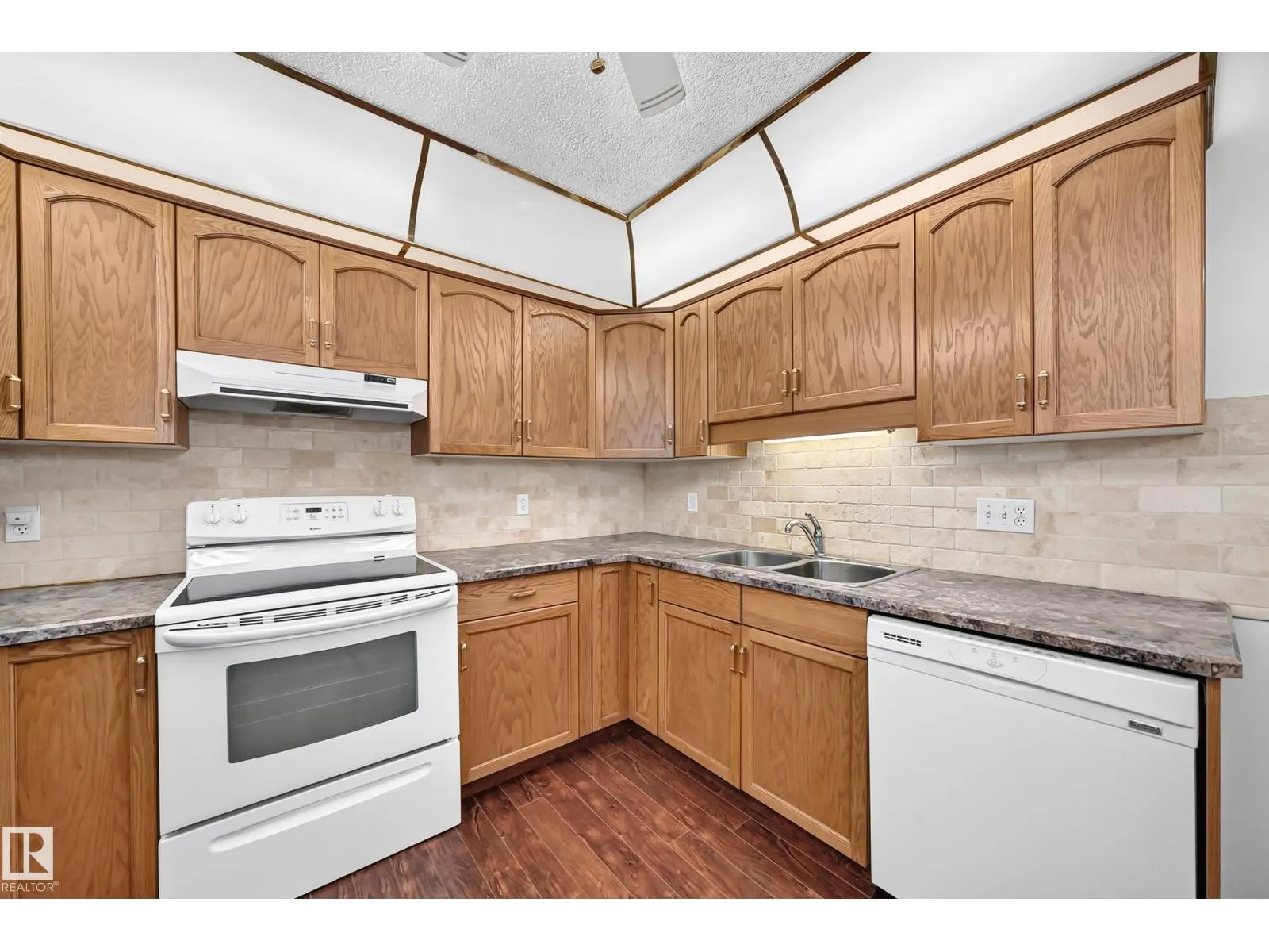 #109 10945 21 AV NW