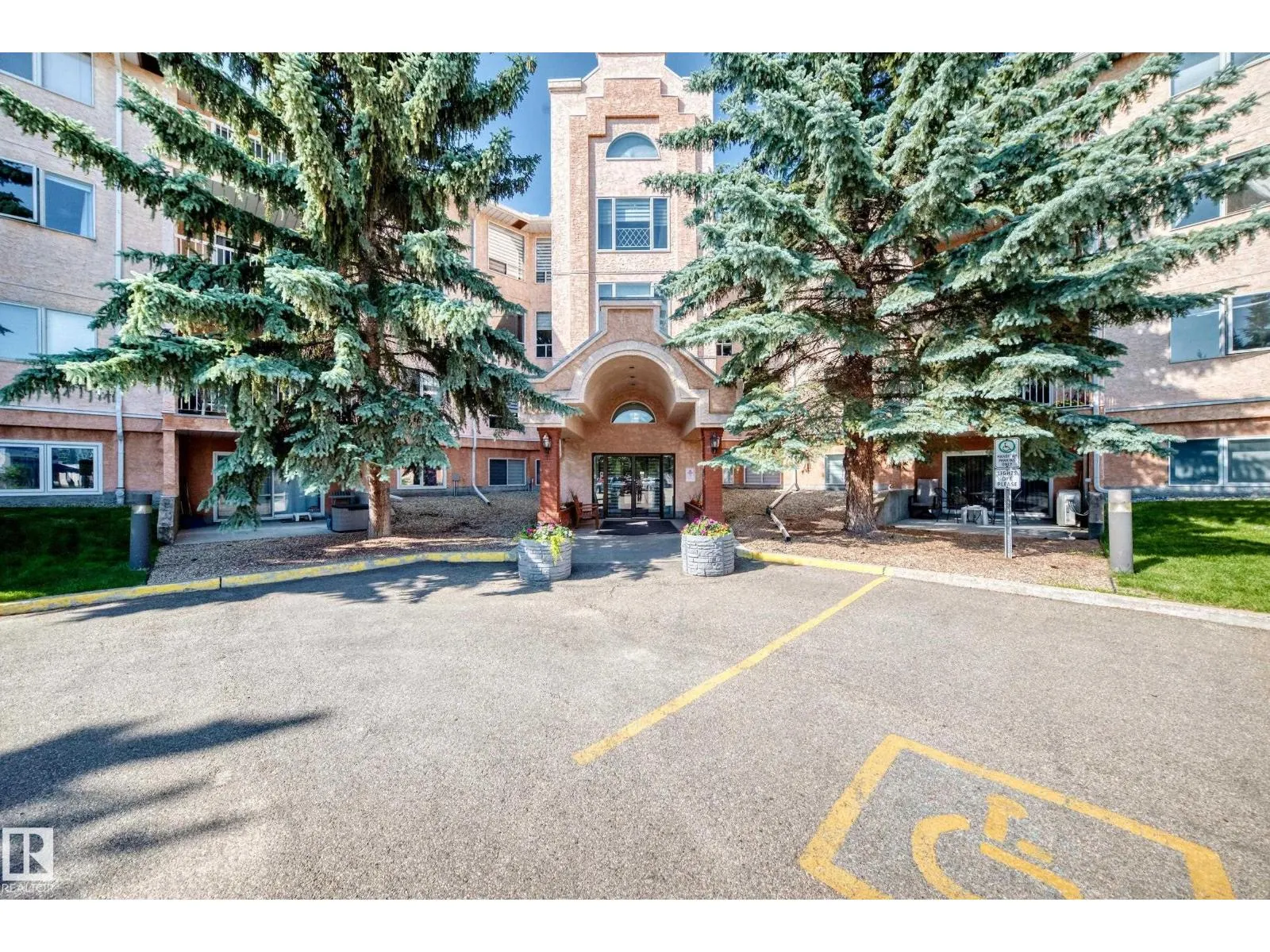 #109 10945 21 AV NW