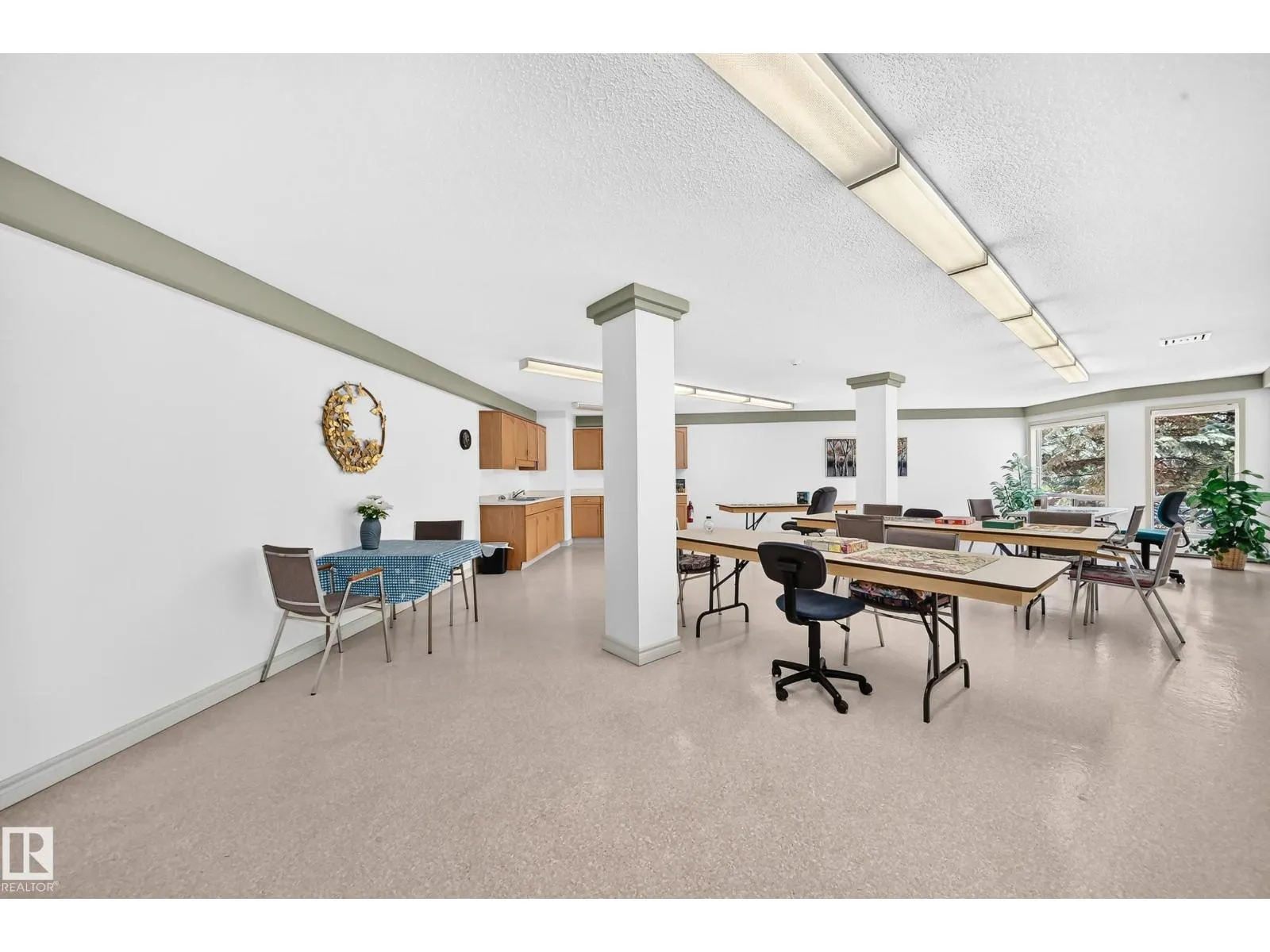 #109 10945 21 AV NW