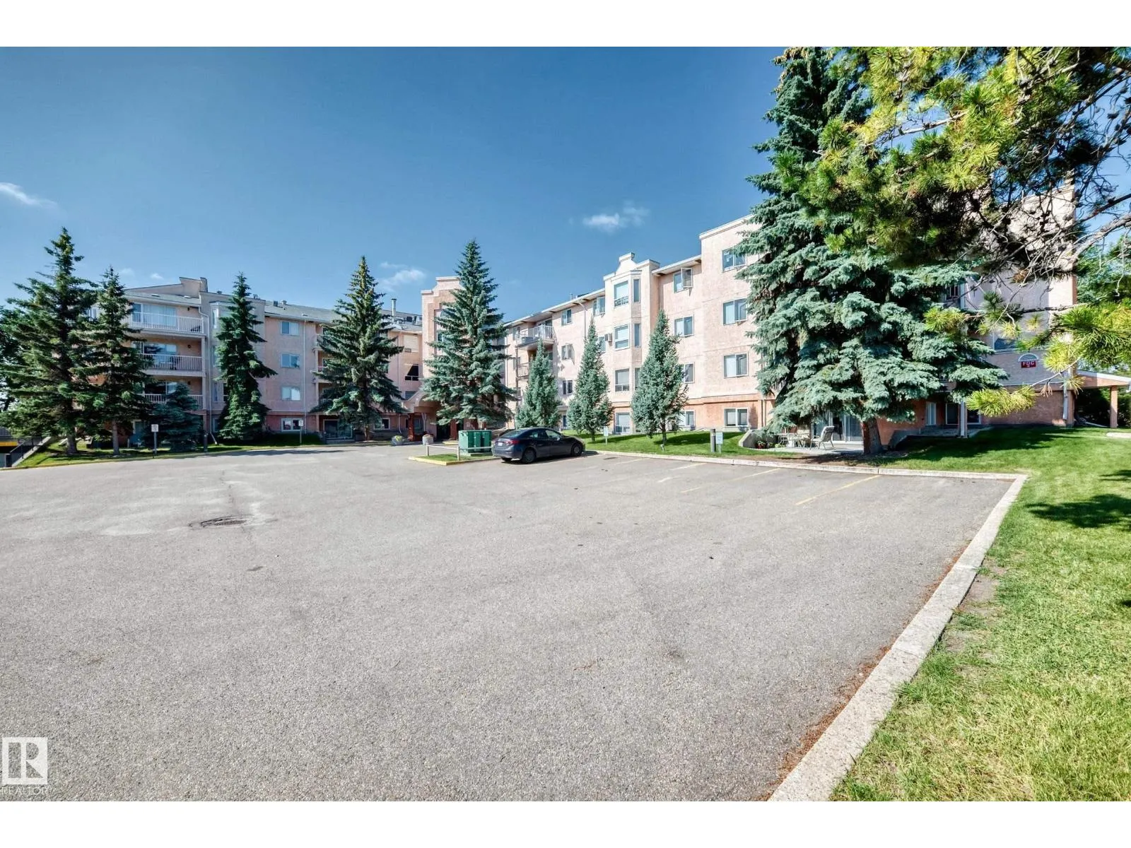 #109 10945 21 AV NW