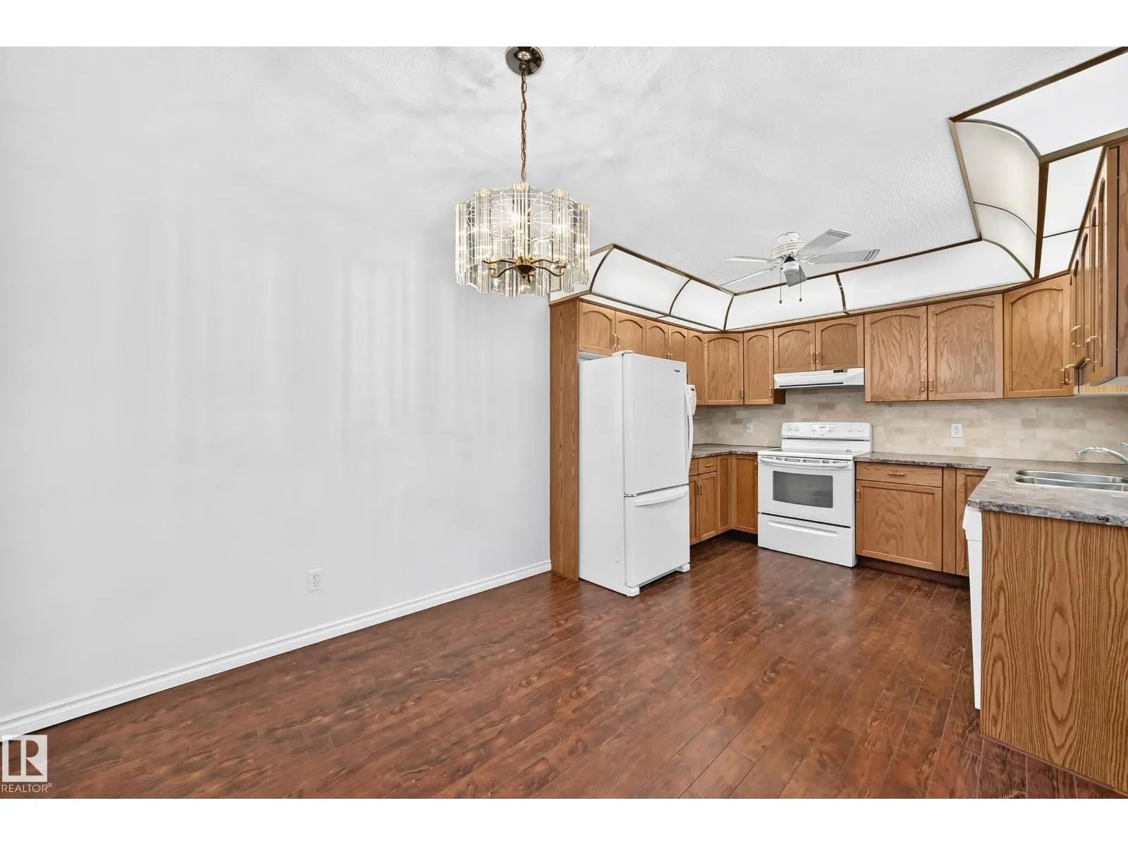#109 10945 21 AV NW