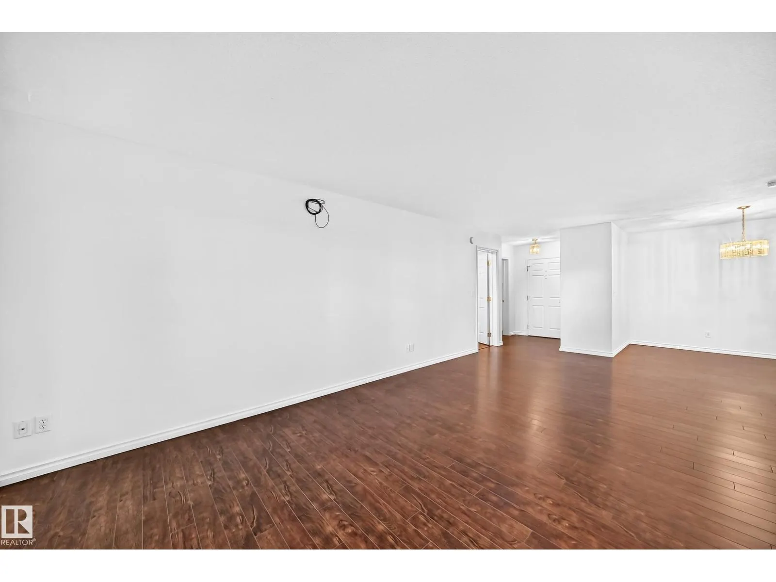 #109 10945 21 AV NW