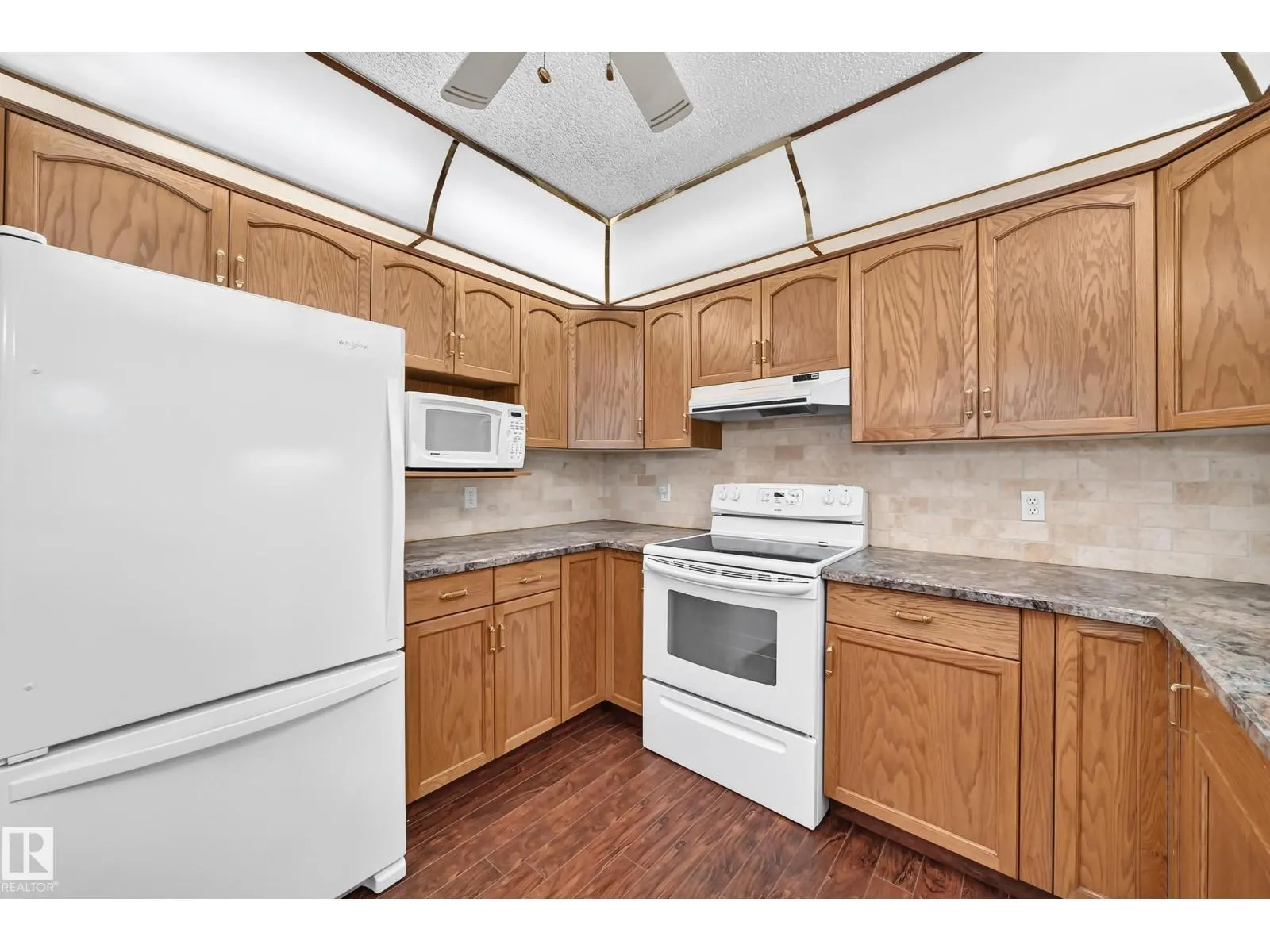 #109 10945 21 AV NW