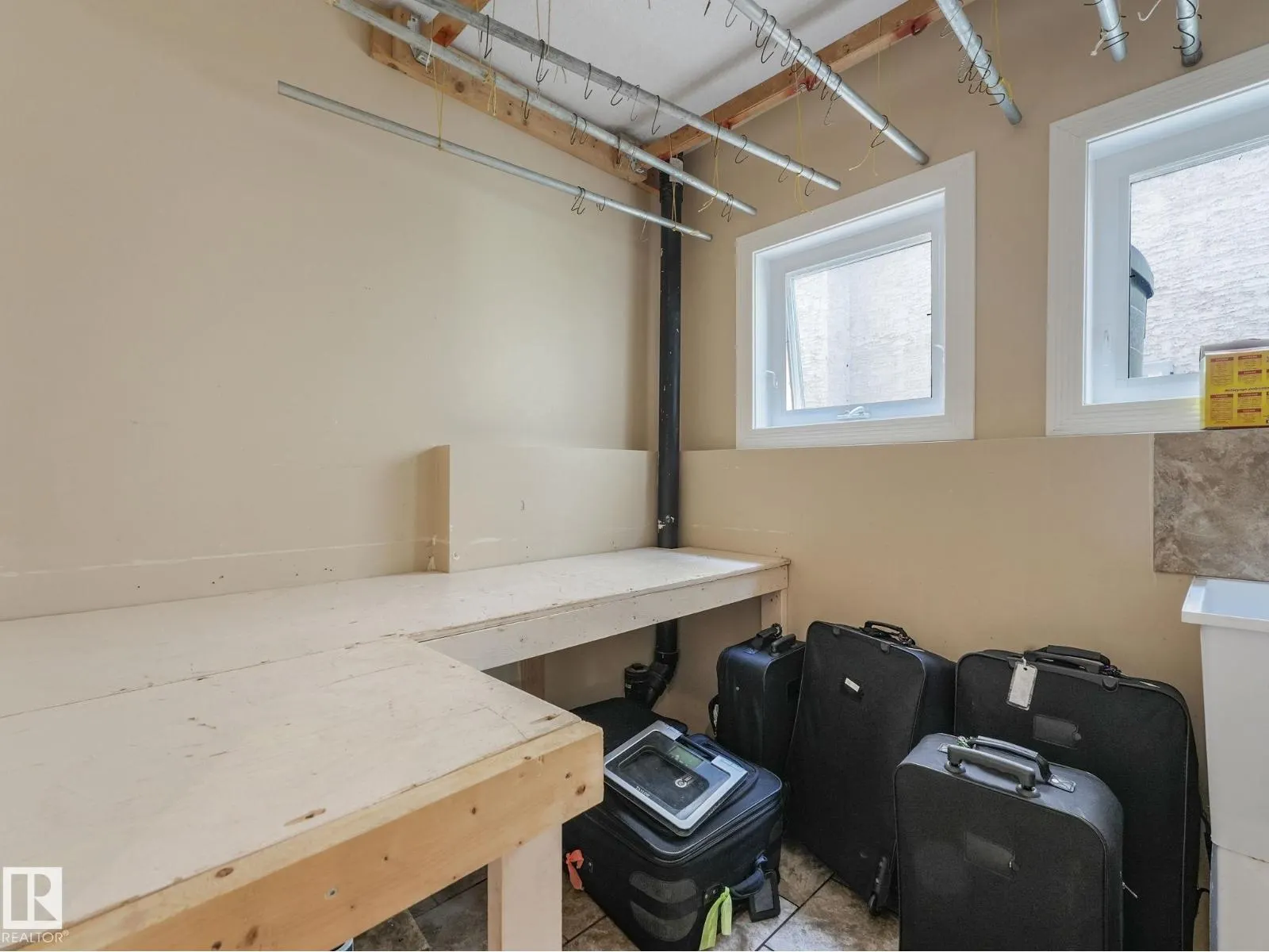 7504 161A AV NW