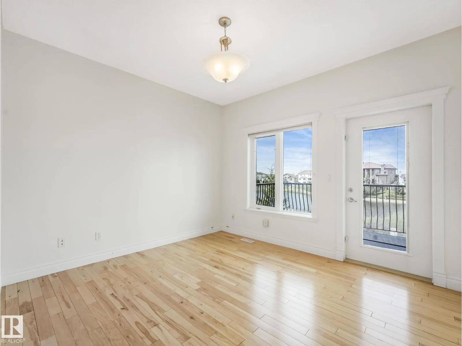 7504 161A AV NW