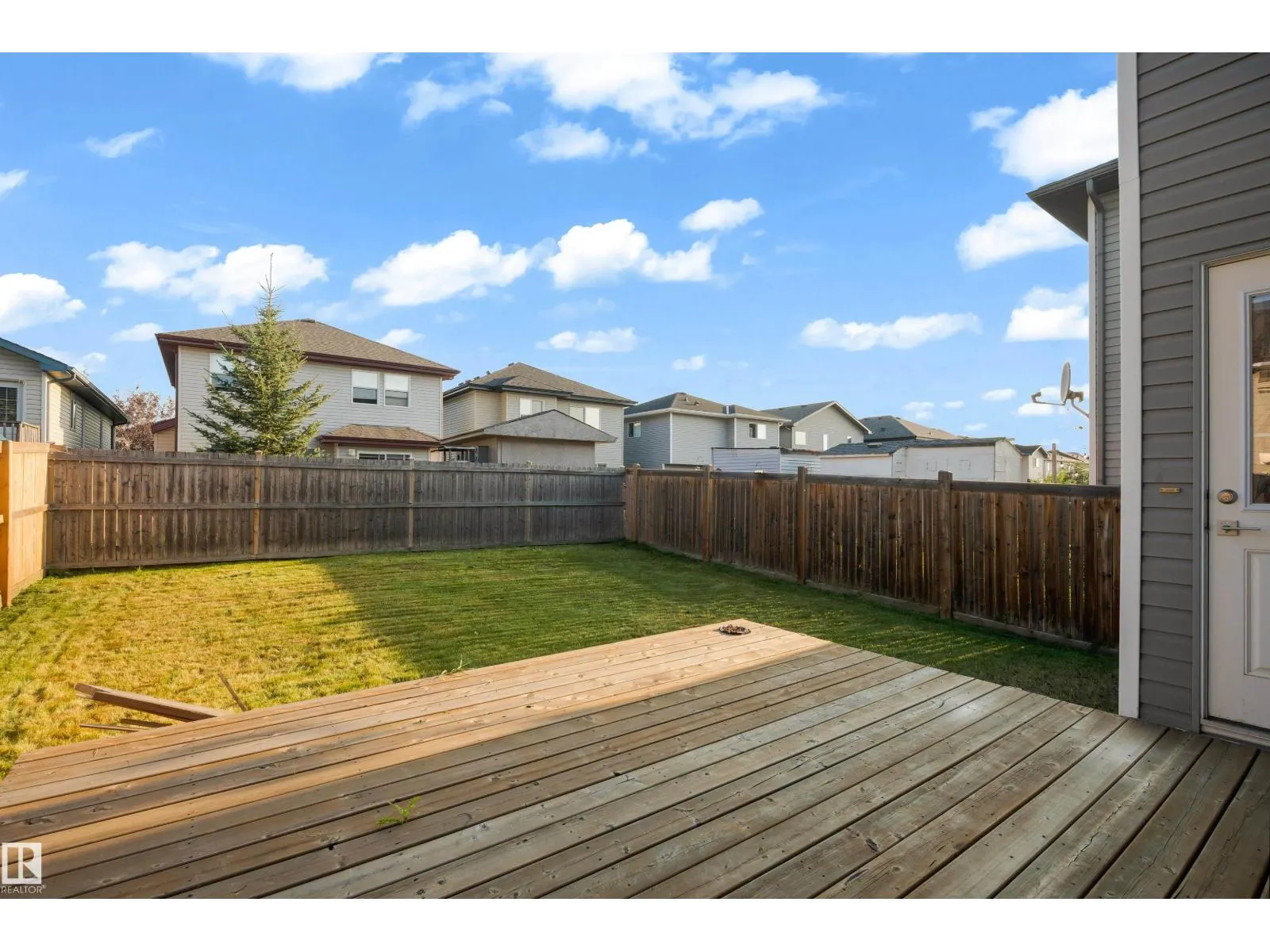 3003 25 AV NW