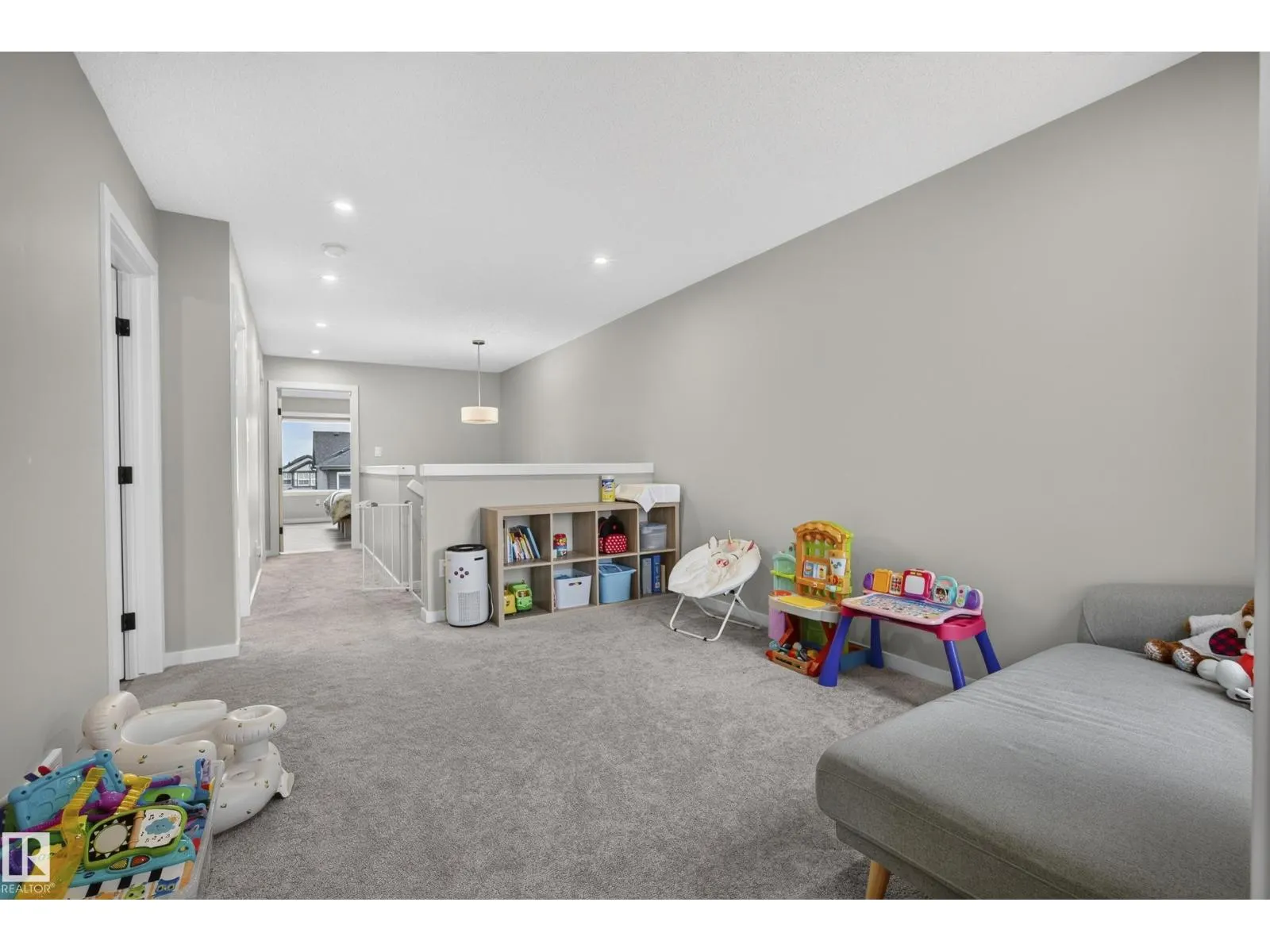 3536 6 AV SW SW