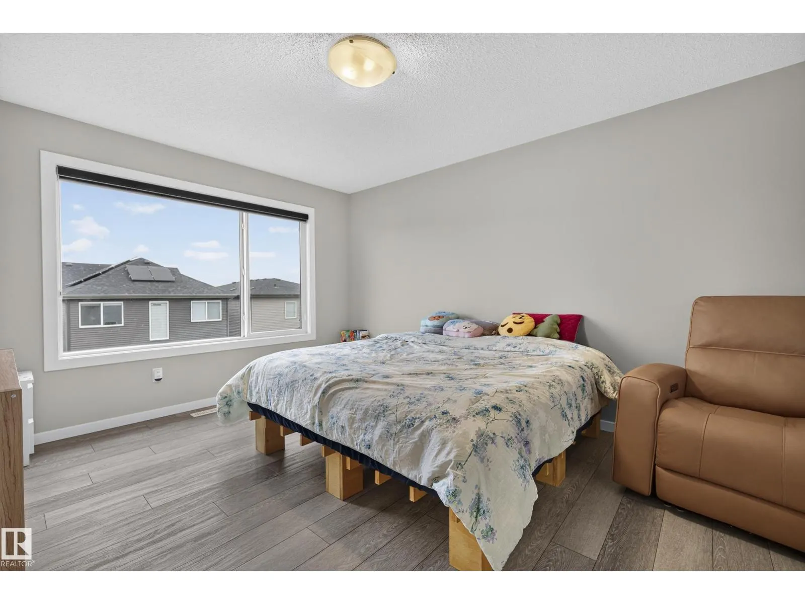3536 6 AV SW SW