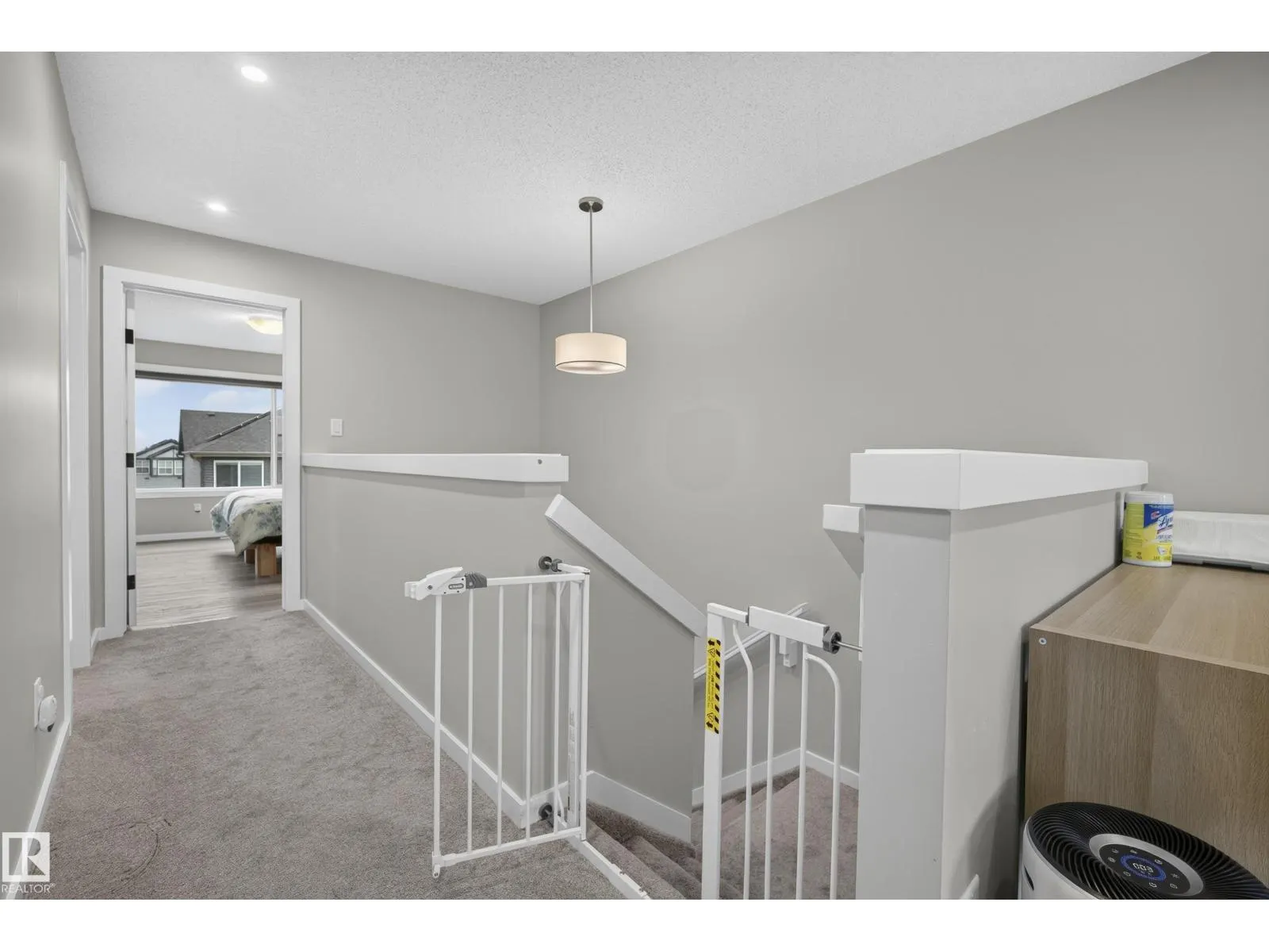 3536 6 AV SW SW