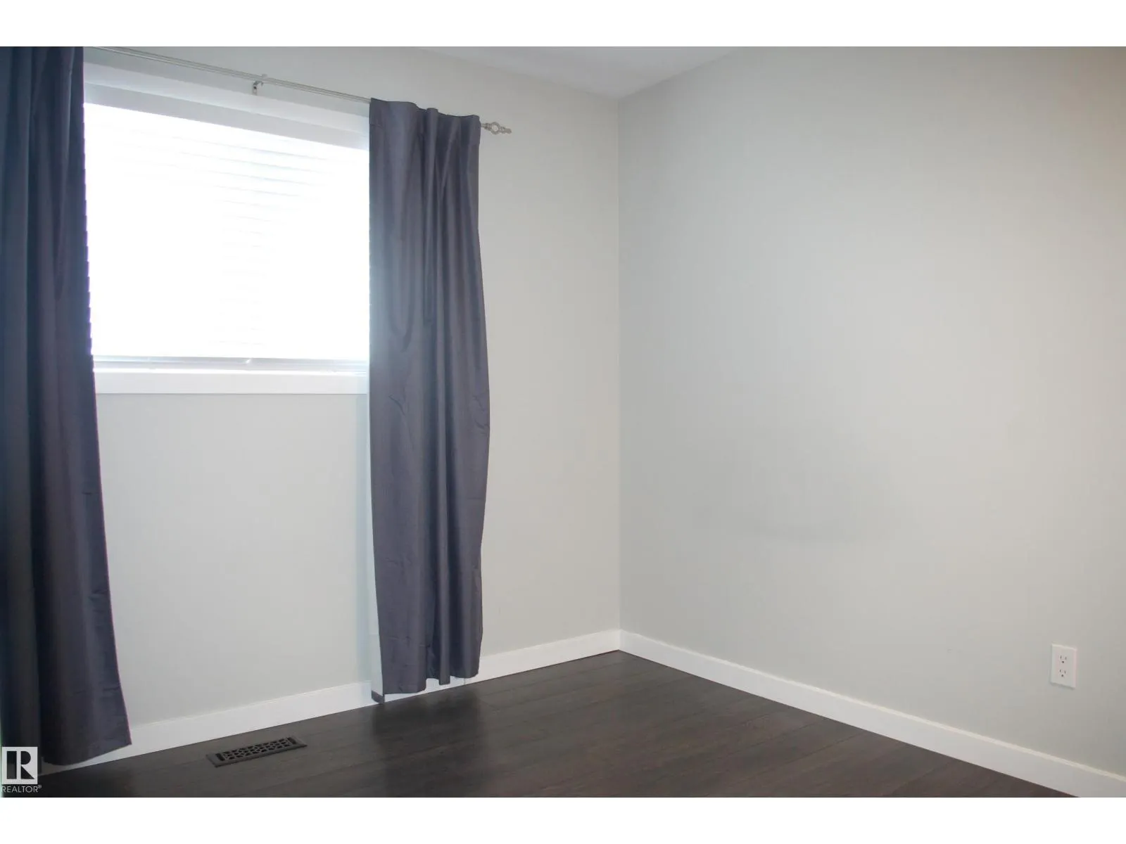 #27 9505 176 ST NW