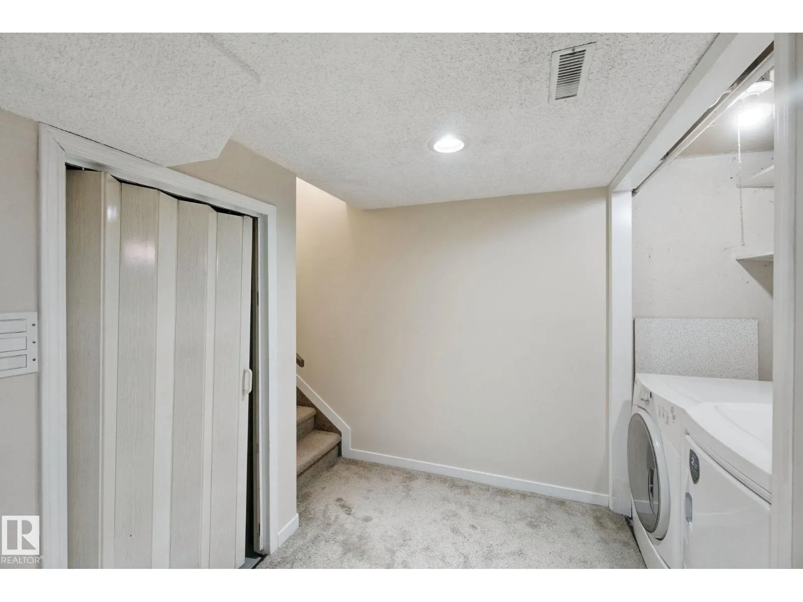 #11 4707 126 AV NW