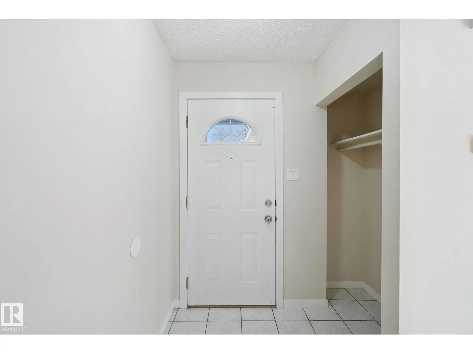 #11 4707 126 AV NW