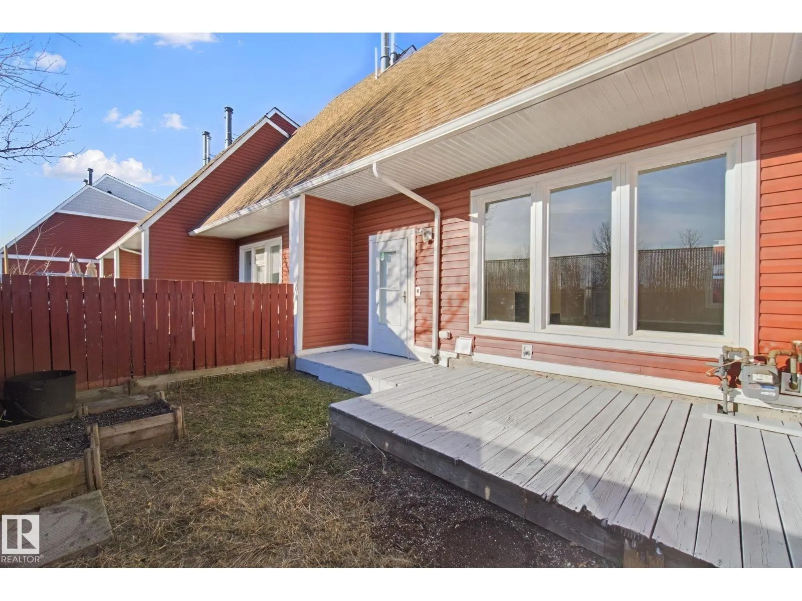 #11 4707 126 AV NW