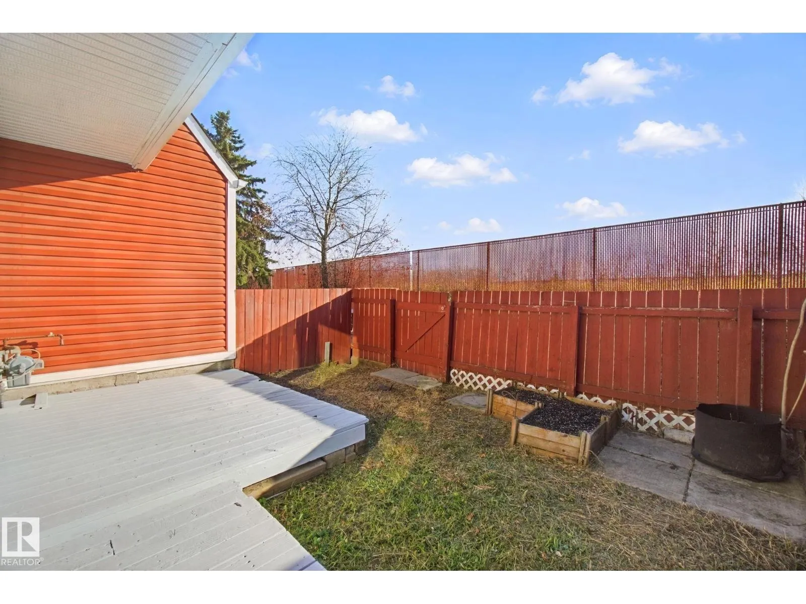 #11 4707 126 AV NW