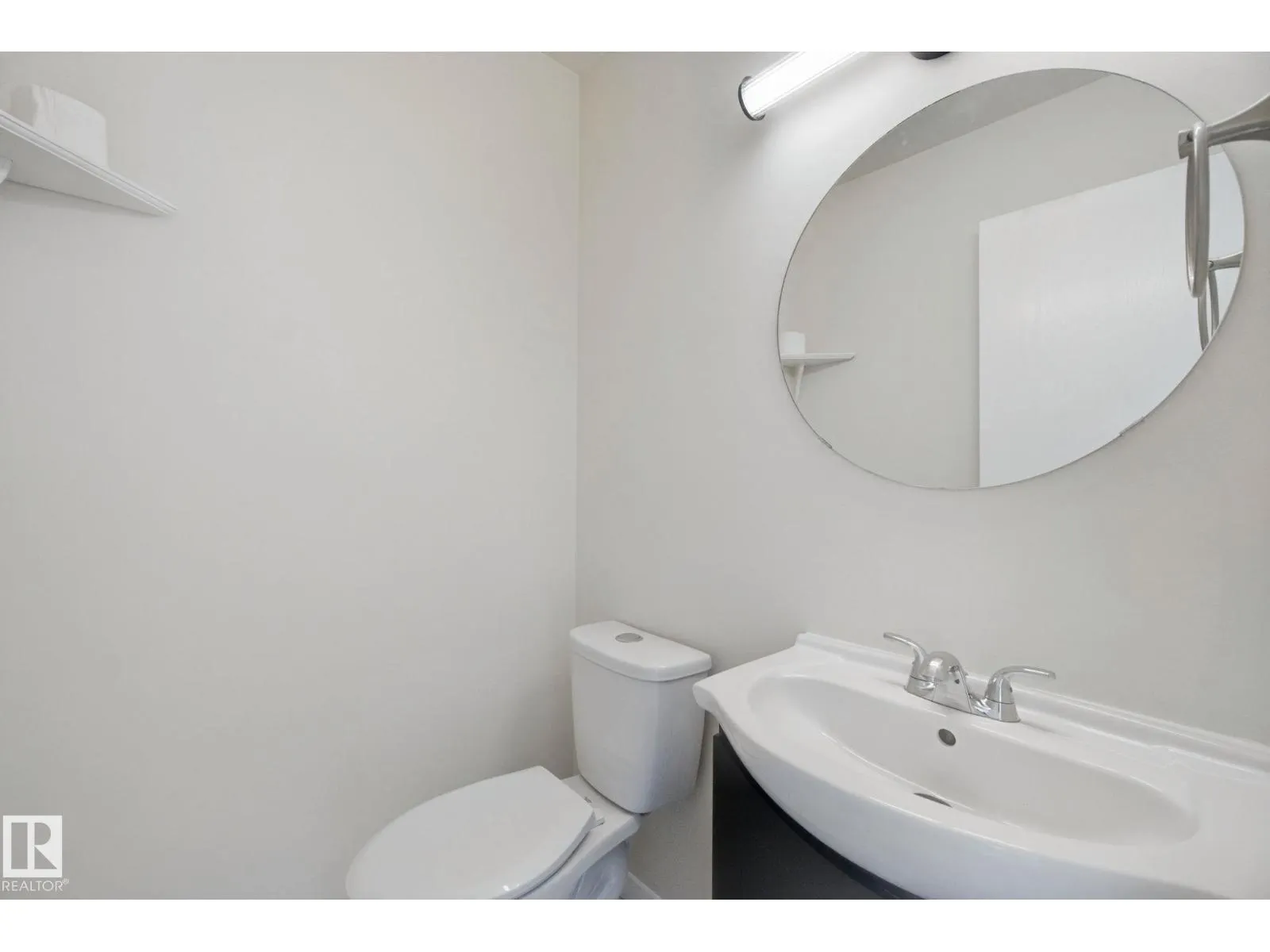 #11 4707 126 AV NW