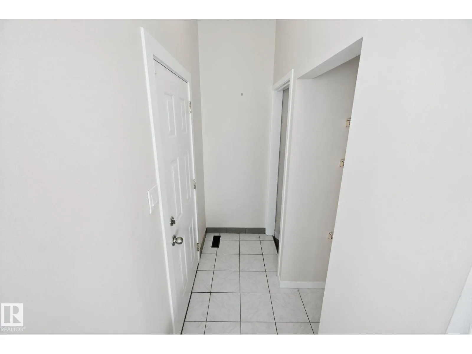 #11 4707 126 AV NW